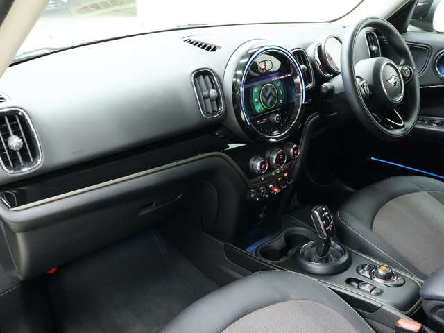 MINI Crossover 8