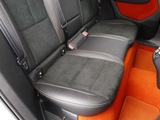Volvo XC40 11