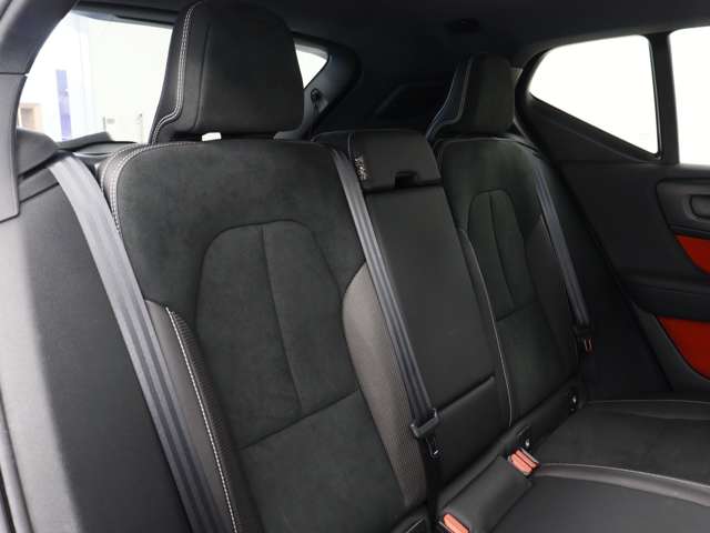 Volvo XC40 10