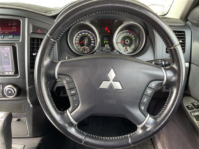 Mitsubishi Pajero 12