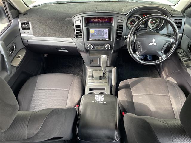 Mitsubishi Pajero 4