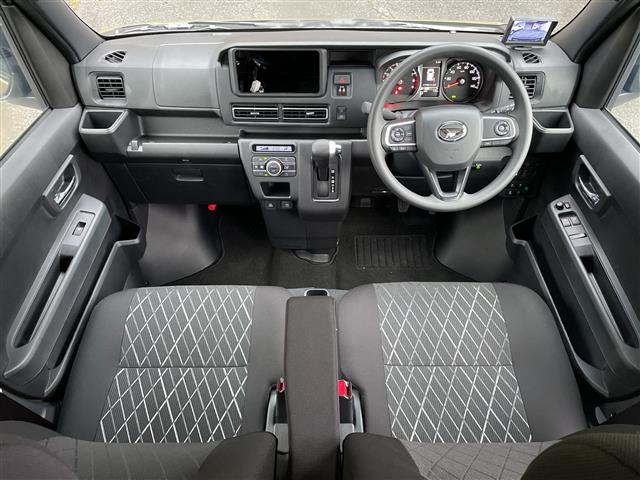 Daihatsu Atrai 4
