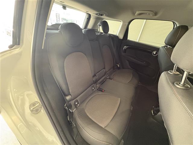 MINI Crossover 8