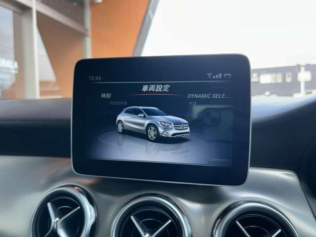 Mercedes-Benz GLA-Class 10