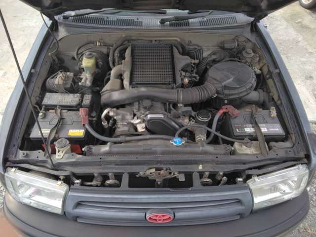 Toyota Hilux Surf 8