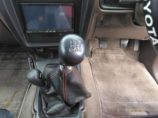 Toyota Hilux Surf 10