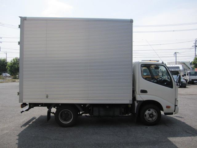 Hino Dutro 11