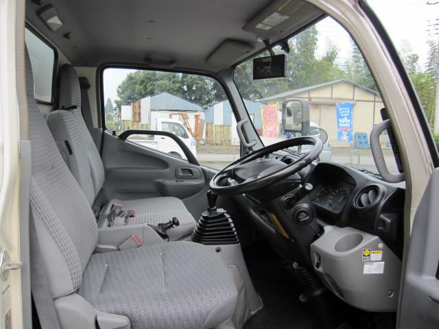 Hino Dutro 4