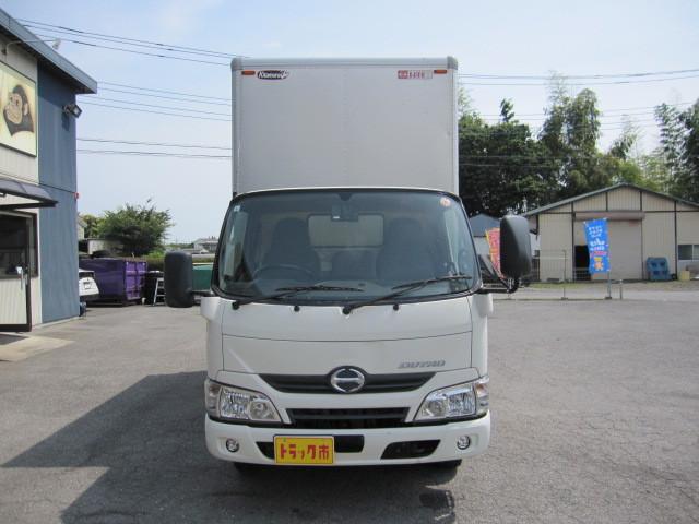 Hino Dutro 9
