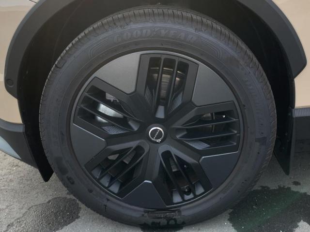 Volvo EX30Cross Country 2