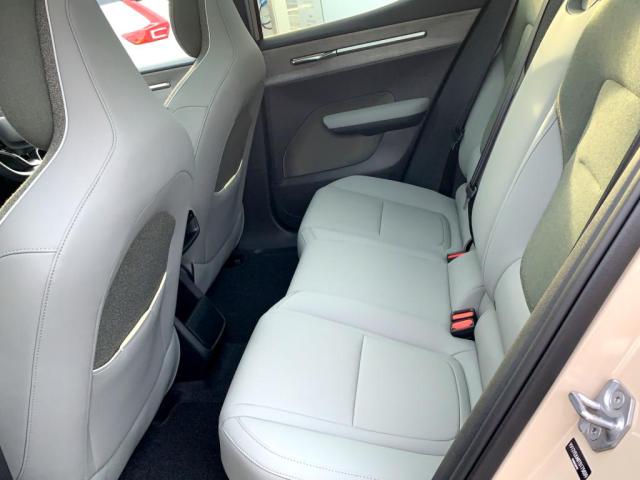 Volvo EX30Cross Country 5