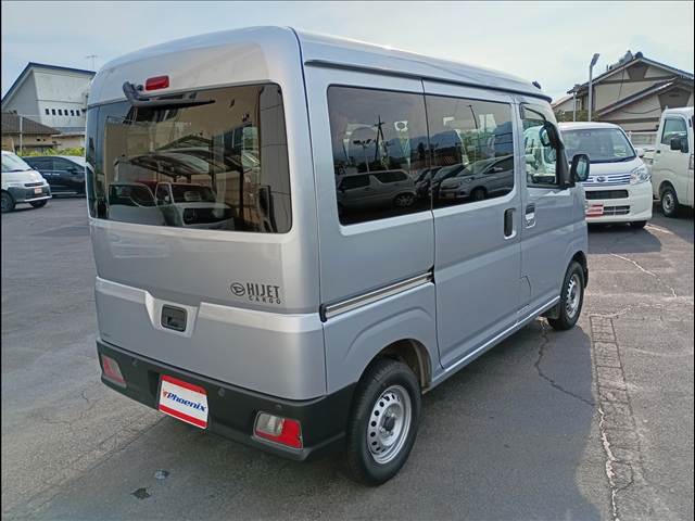 Daihatsu Hijet Cargo 6