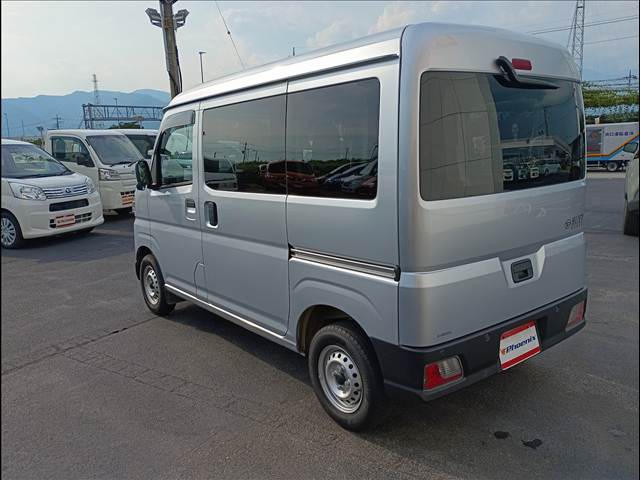 Daihatsu Hijet Cargo 8