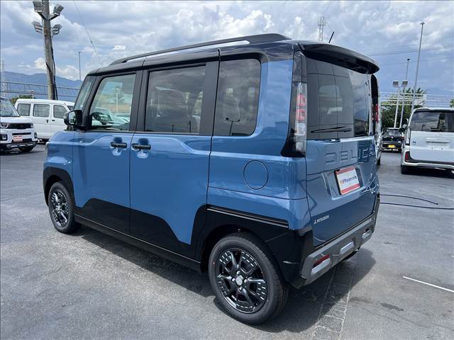Mitsubishi Delica Mini 8