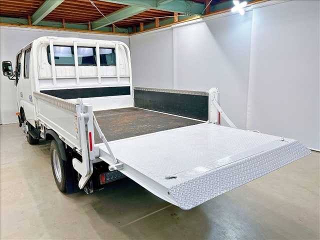 Hino Dutro 12
