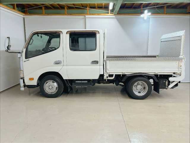 Hino Dutro 8