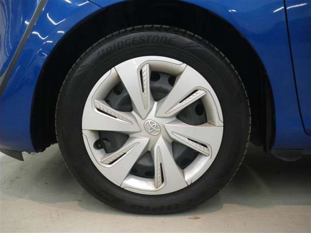 Toyota Sienta 6