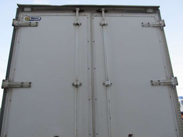 Isuzu Elf 6