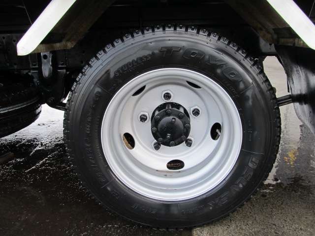 Isuzu Elf 10