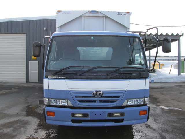 Nissan Condor 2