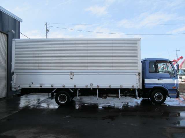 Nissan Condor 4