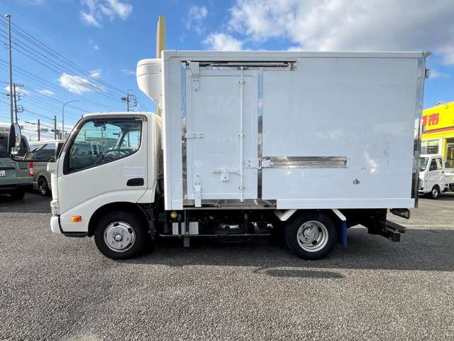 Hino Dutro 3