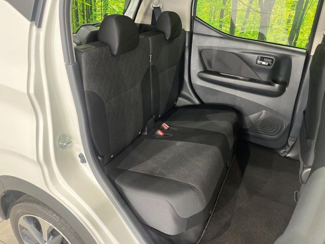 Mitsubishi eK X 10