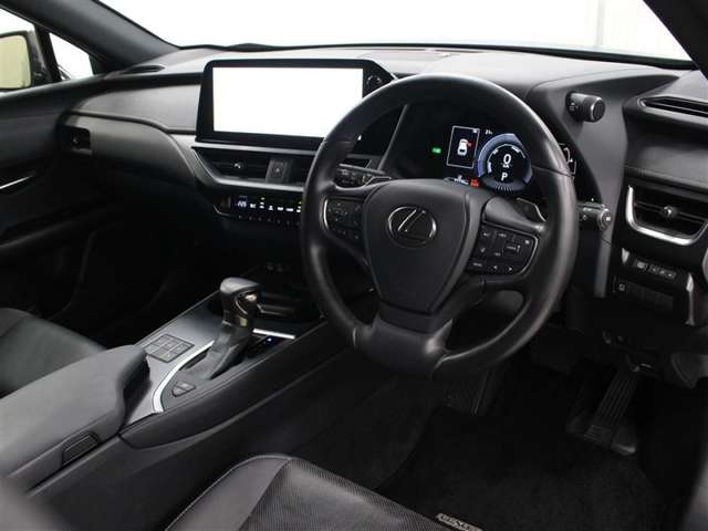 Lexus UX 6
