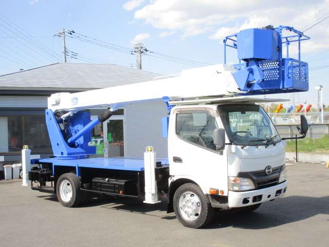 Hino Dutro 2