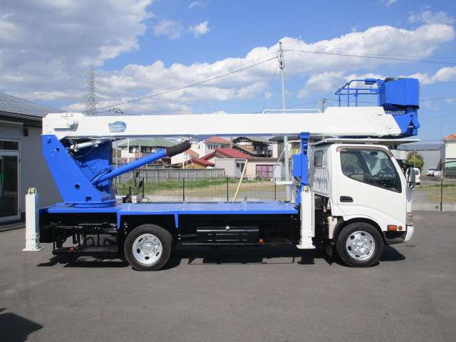 Hino Dutro 5
