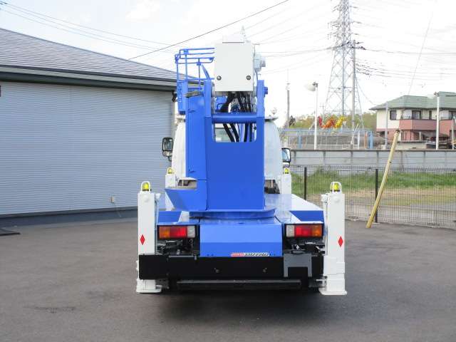 Hino Dutro 7