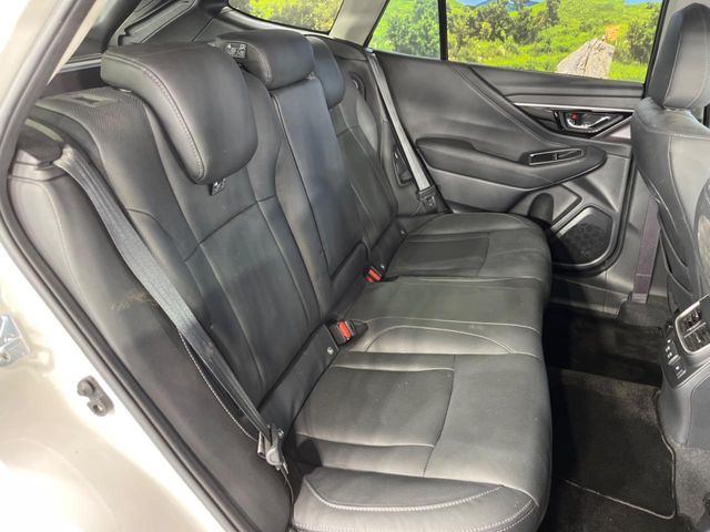 Subaru Legacy Outback 12