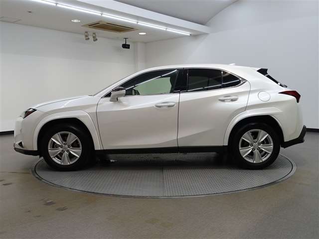 Lexus UX 7