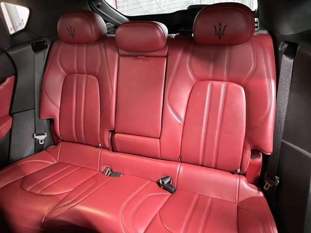 Maserati Levante 11