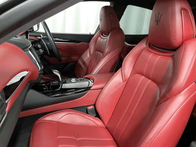 Maserati Levante 7