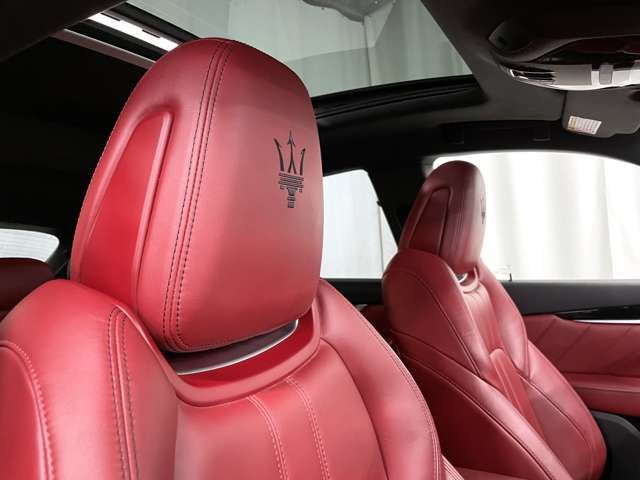 Maserati Levante 8