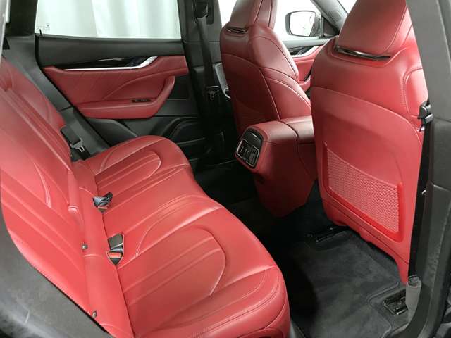 Maserati Levante 10