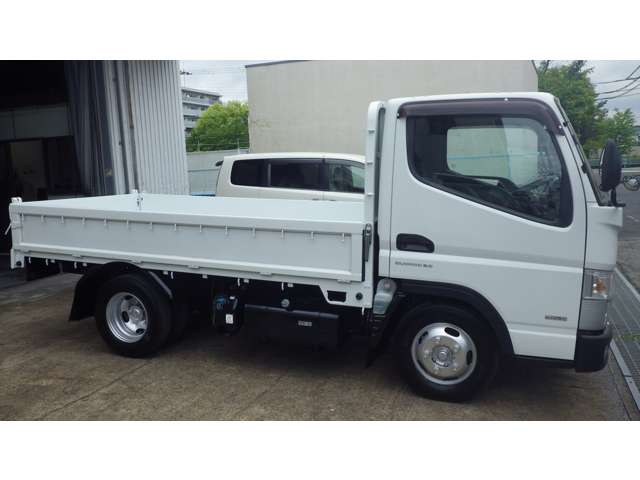 Mitsubishi Fuso Canter 9