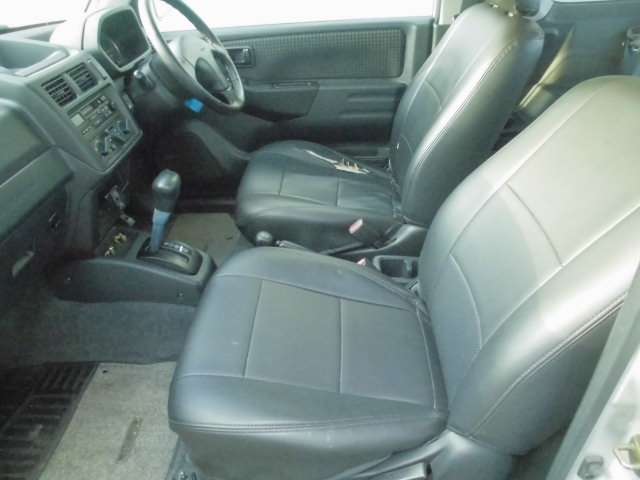 Mitsubishi Pajero Mini 12