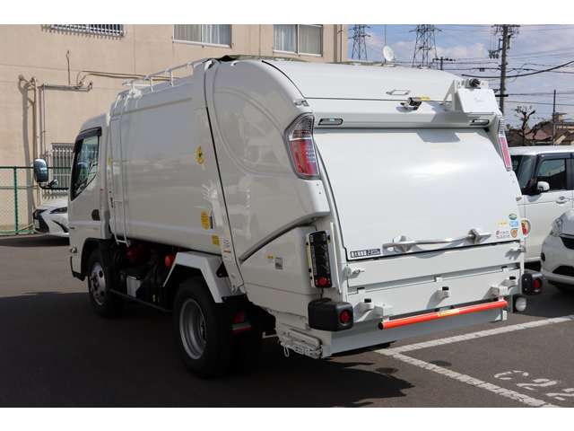 Mitsubishi Fuso Canter 11