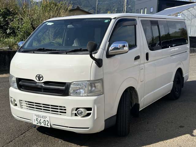 Toyota Hiace Van 4