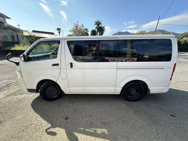 Toyota Hiace Van 5