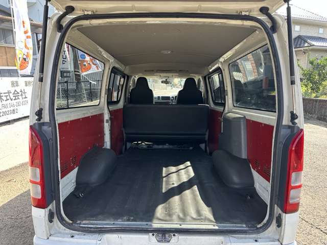 Toyota Hiace Van 7
