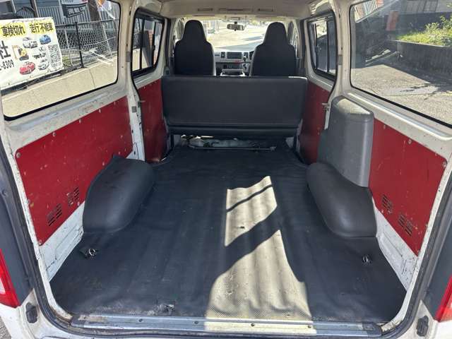 Toyota Hiace Van 8
