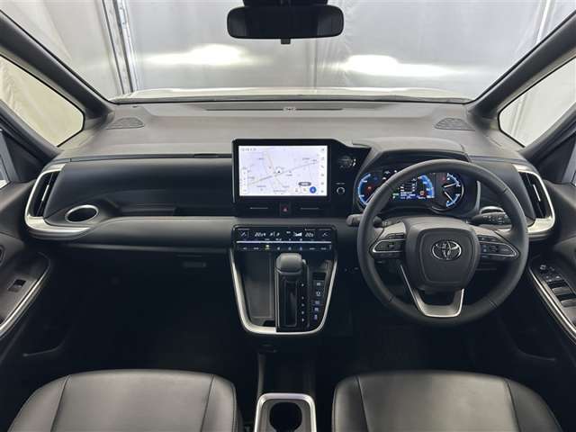 Toyota Noah 3