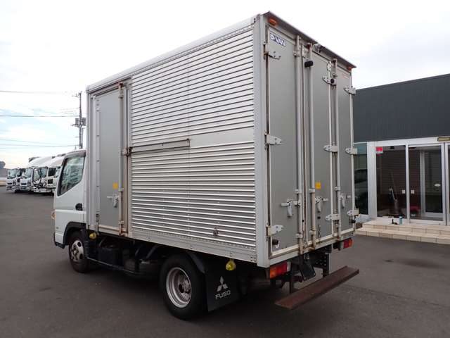 Mitsubishi Fuso Canter 9