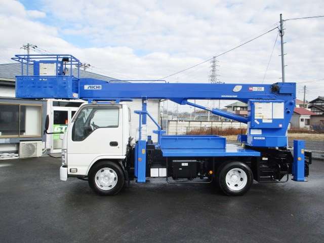 Isuzu Elf 6