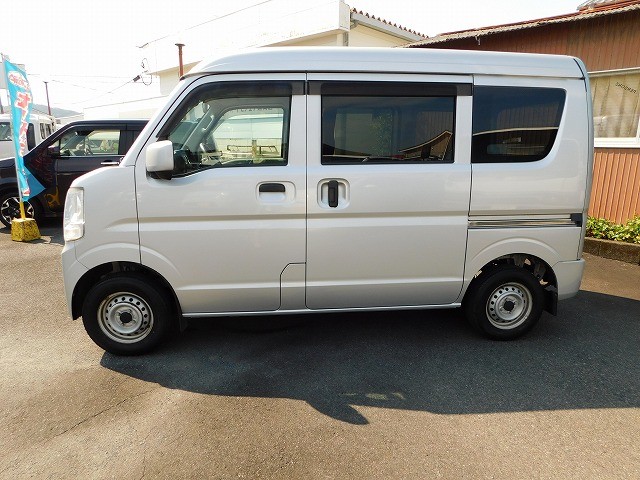 Nissan NV100 Clipper 5