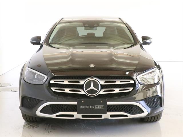 Mercedes-Benz E-Class All-Terrain 2