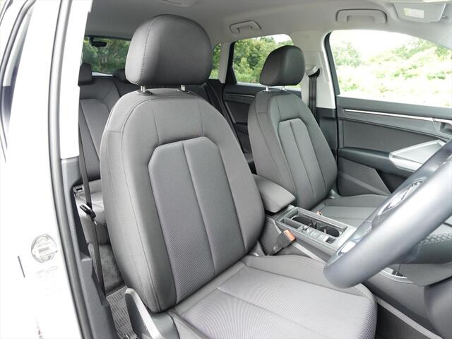 Audi Q3 11